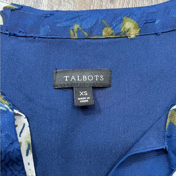 Talbot Navy Floral Sleeveless Tie Neck Blouse Size XS - Picture 9 of 10